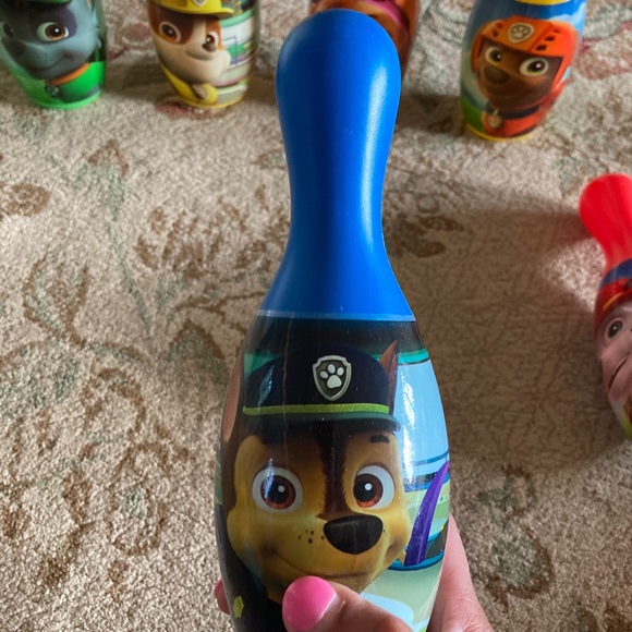 Bowling Pins for kids.Play indoors or outdoors. 6 pins.2 balls. Paw Patrol - Picture 4 of 14